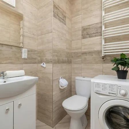 Funkcjonalne Z Balkonem Romanowicza 1 By Heyrent Apartman Krakkó